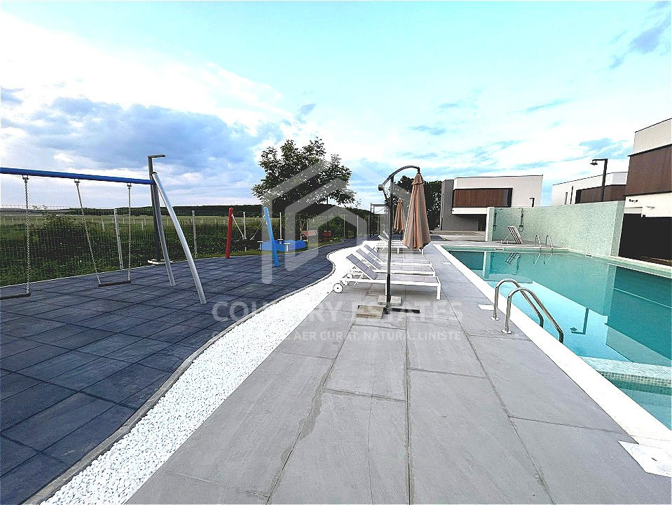 Vila Smart, prima inchiriere, gradina amenajata, piscina exterioara in complex!