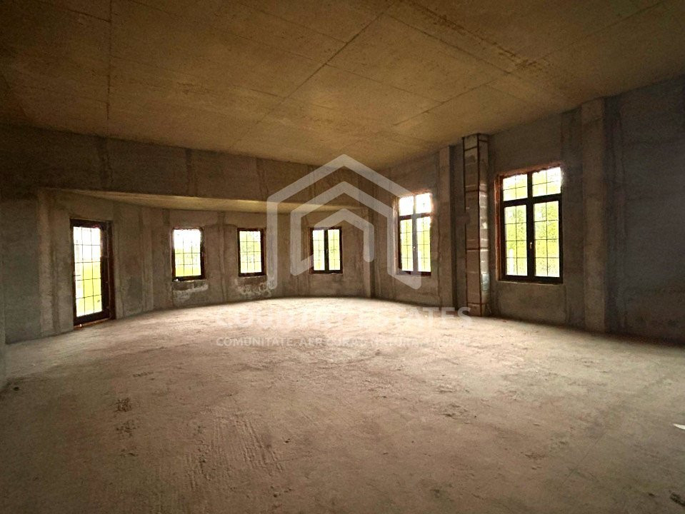 Grey Manor, de vanzare, la gri, teren generos de 5000 mp, Corbeanca